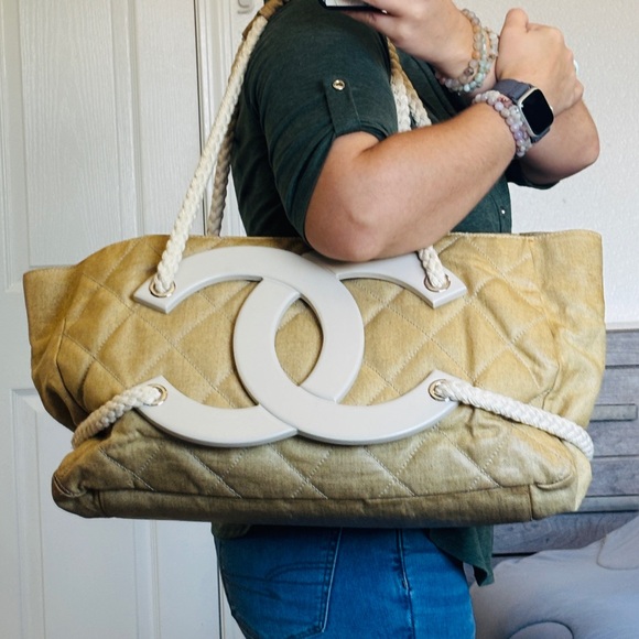 🌸 Rare!! Chanel Limited Edition 2008 Cruise Yacht Coated Canvas tote bag🌸 - Picture 4 of 15